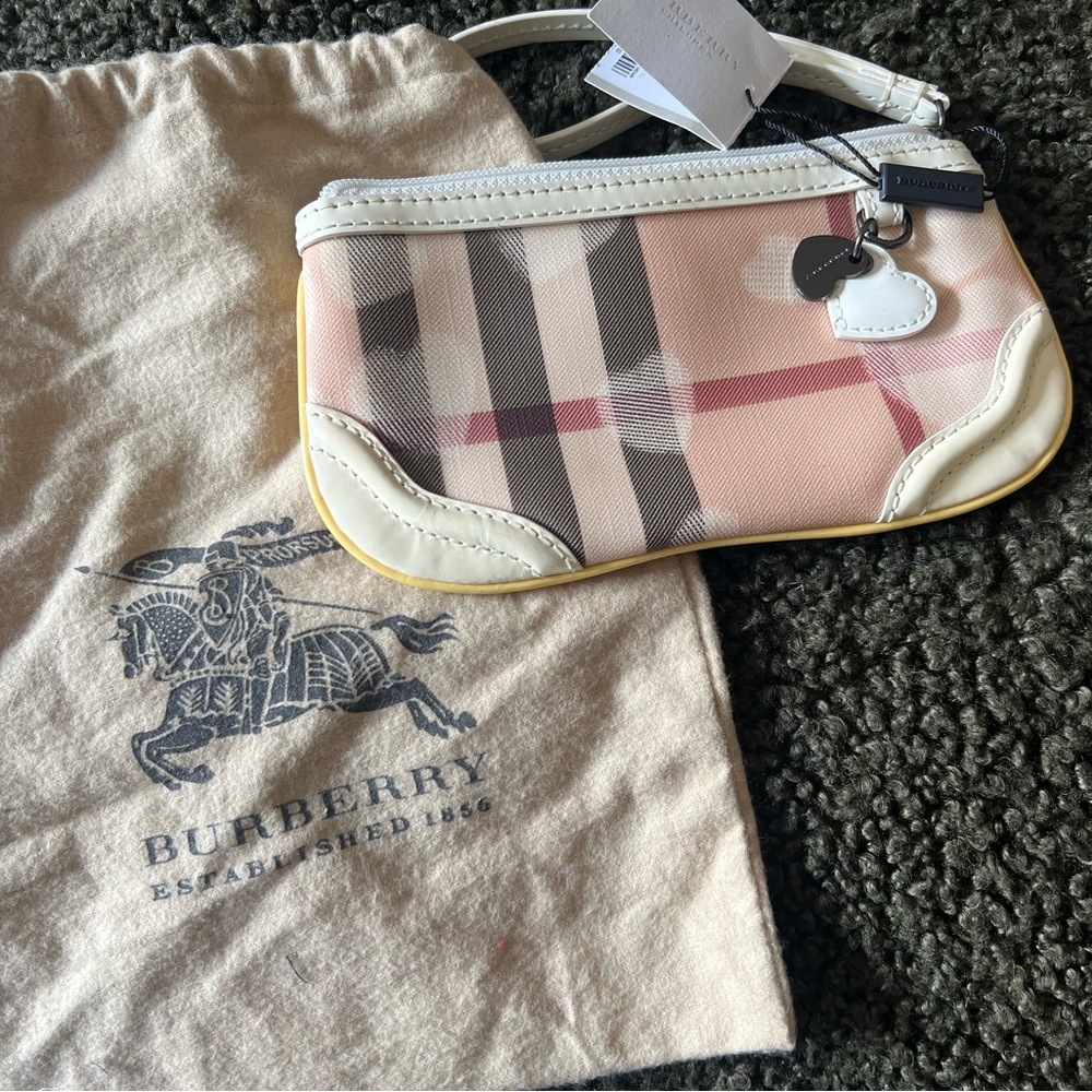 Burberry Heart Charm Wristlet in Cream heart pattern - Picture 9 of 9